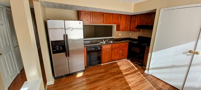 Photo - 303 Roswell Commons Cir