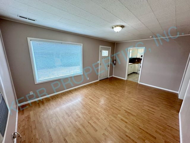 Photo - Spacious 3-Bedroom Duplex Retreat in Portland – 1000 Sq Ft of Comfort!