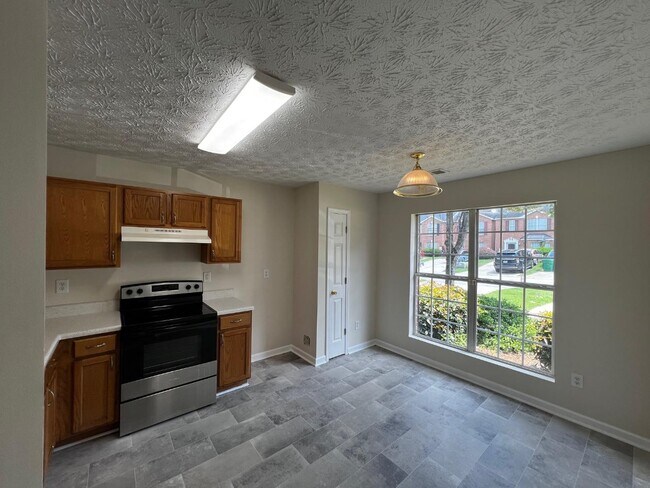 Photo - 3153 Kingswood Glen