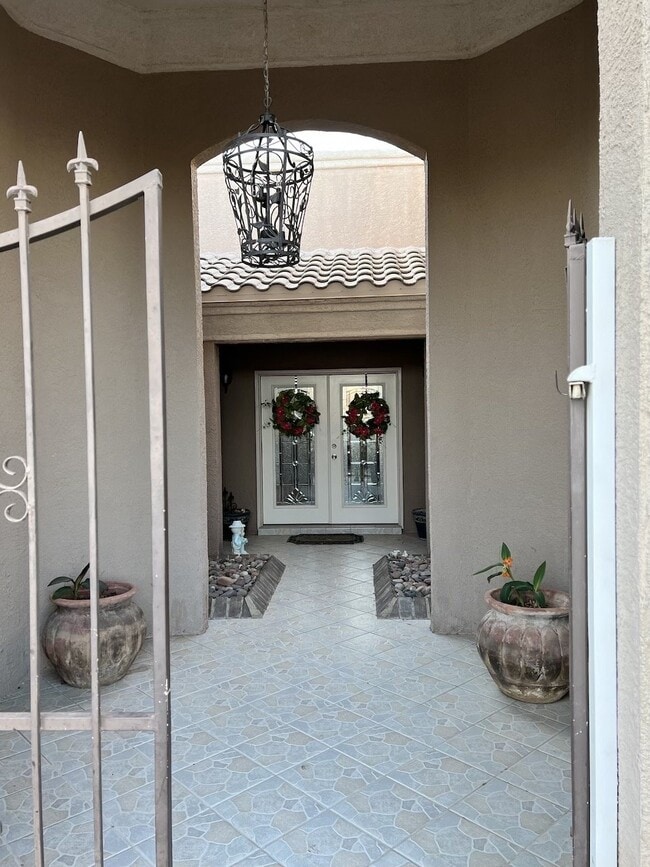 Photo - 1031 Los Moros Dr