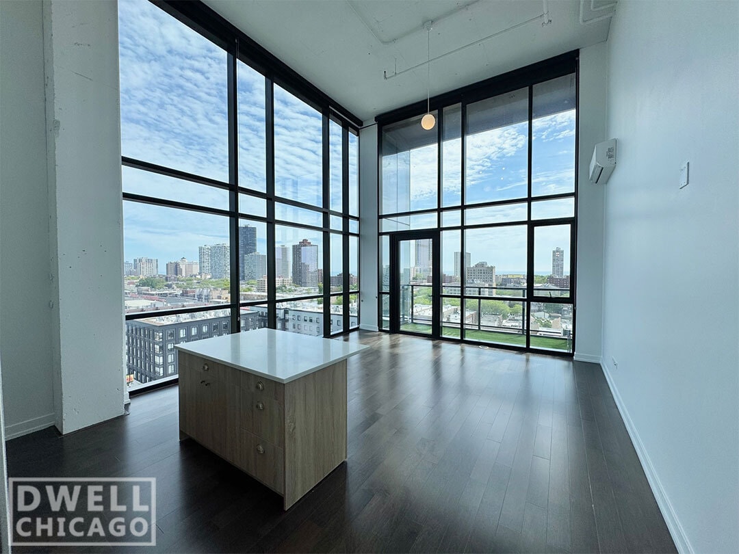 Photo - 5039 N Broadway St (Chicago, IL)