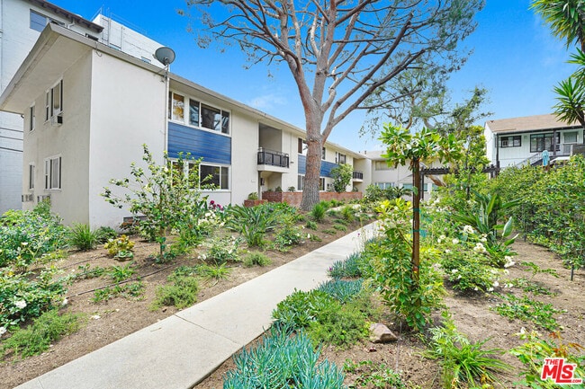 Building Photo - 1219 N Crescent Heights Blvd Unit C