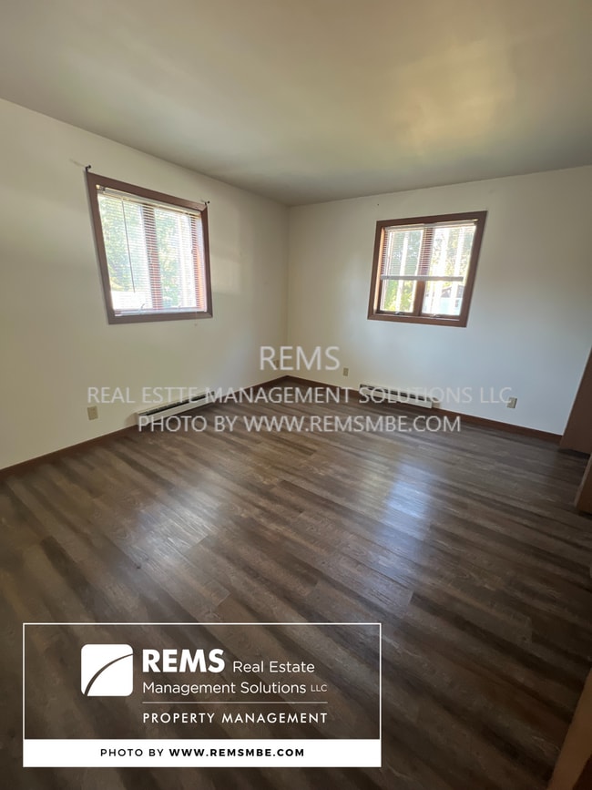 Photo - 210 W John St Unit 5