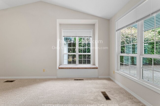 Photo - Lake Oswego Two Bedroom Home - New Updated Kitchen Coming Soon!