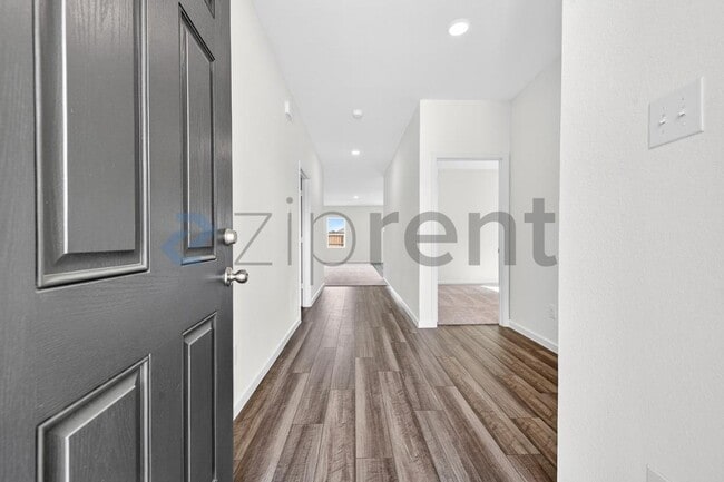 Photo - 1317 Kennedy Rd