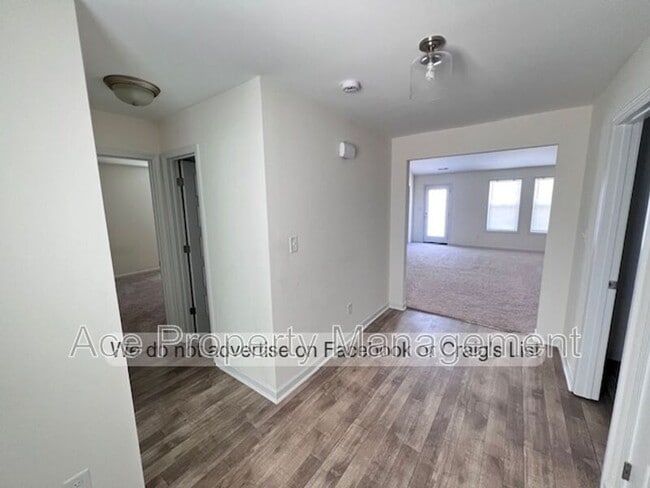 Photo - 1717 Ramsdale Rd