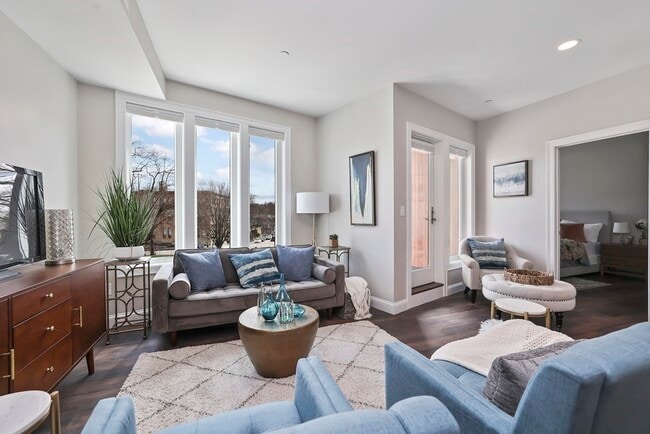 Photo - 732 South St Unit 3