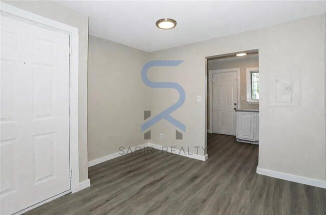 Photo - 2055 Alison Ct SW Unit 7