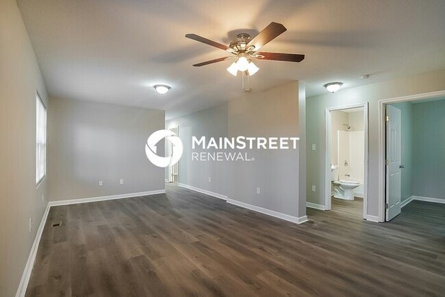 Photo - 3 Bedroom Pet-Friendly Home in OAK RIDGE, TN with Main Street Renewal