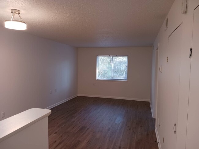 Photo - 1602 Eagles Pl