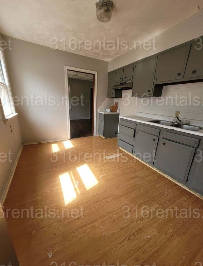 Photo - $850 - 2 bed 1 bath - Single Family Home