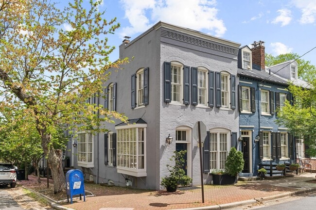 Building Photo - 400 S Lee St