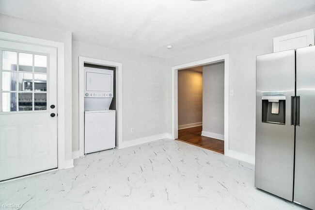 Photo - 2 br, 1 bath 4plex - 2610 Munson Street 3