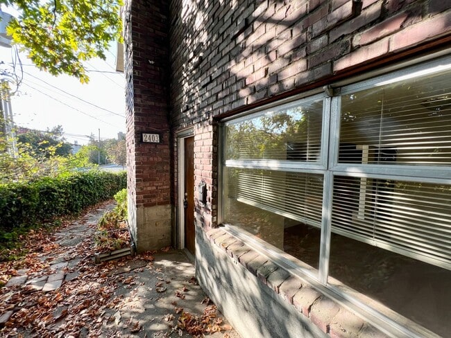 Photo - 2403 W Lynn St Apartments Unit 2403