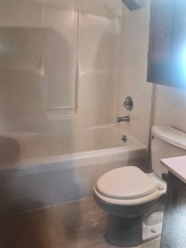 Photo - 609 N Washington St Unit Apt B