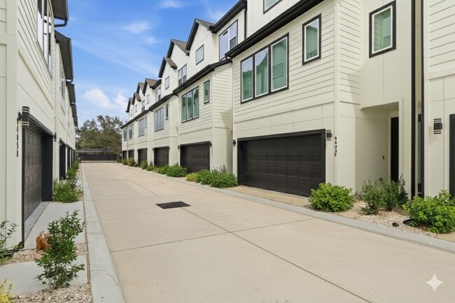 Building Photo - 9405 Hammerly Blvd