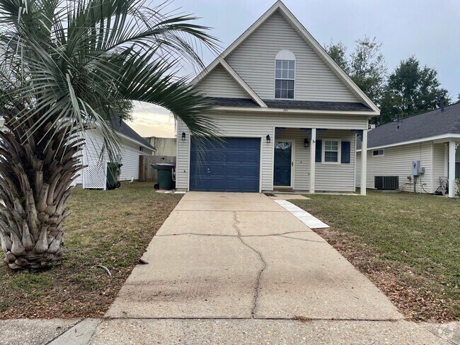 Building Photo - Introducing a Charming Home Retreat Locate...