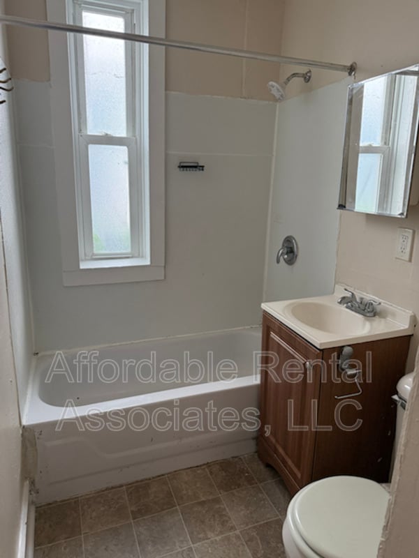 Photo - 1922 S 6th St Unidad Lower