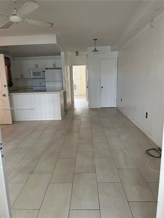 Photo - 285 NE 191st St Unidad 2907