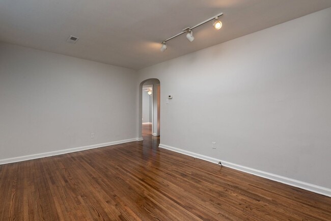 Photo - 2815 Irisdale Ave