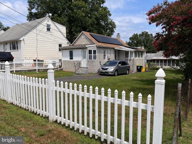 Building Photo - 112 Hazelhurst Ave Rental