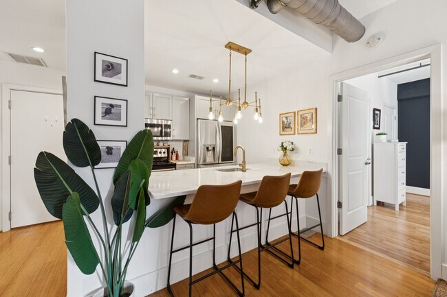 Building Photo - 1440 Church St NW Unit NW101