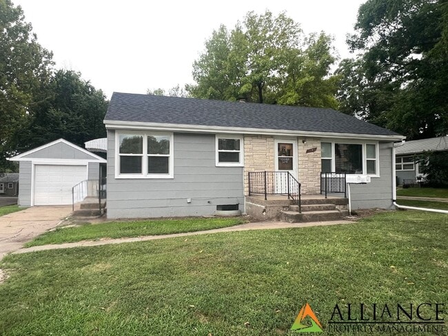 Building Photo - 1845 College Heights Rd Unit 01 (Main)