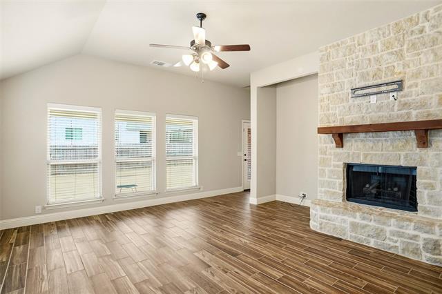 Photo - 1021 Rustic Oak Wy