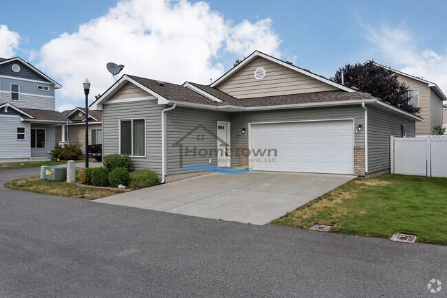 Building Photo - 2B2B Home with Fenced Backyard in Coeur D'...