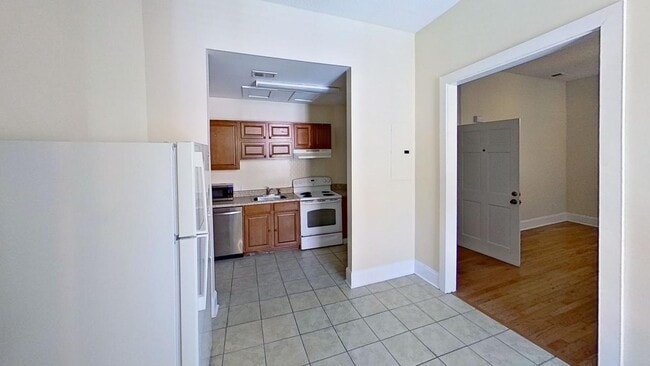 Photo - 2 bed / 2.5 bath ~ Move-In Today Apartment Unit B