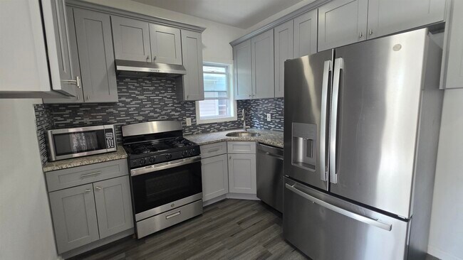 Photo - 176 Bartholdi Ave Unit 2