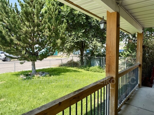 Photo - 187 B St