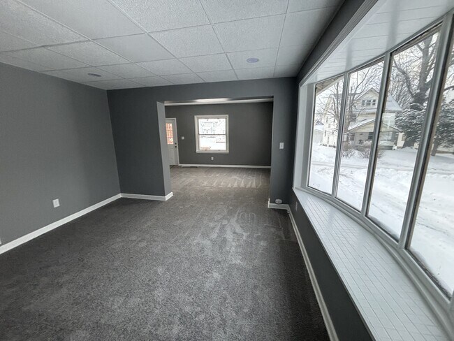 Photo - 2121 2nd St SE