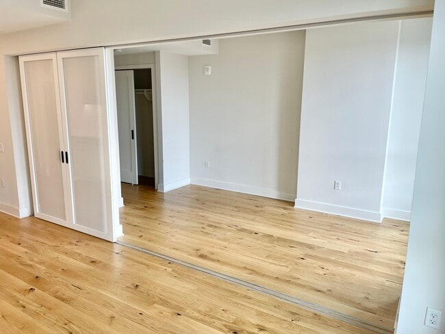 Photo - 1211 Van St SE Unit 405