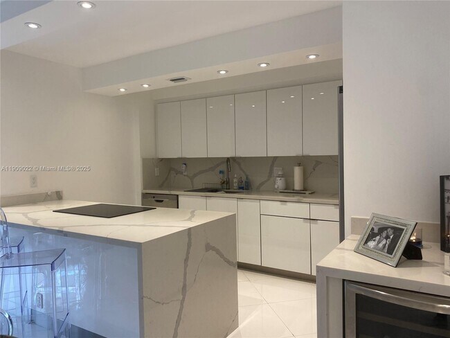 Photo - 121 Crandon Blvd Unit 351