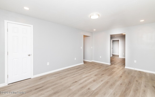 Photo - 204 W Warfield St