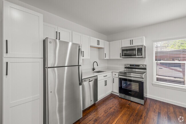 Building Photo - 5910 Oram St