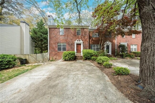 Photo - 635 Anderson Walk