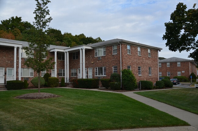 Pompton Hills