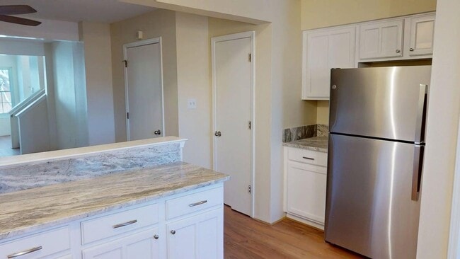 Photo - Large Centrally located townhome