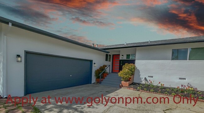 Building Photo - Newly Renovated 3bdrm 2bath Airy Oasis!
