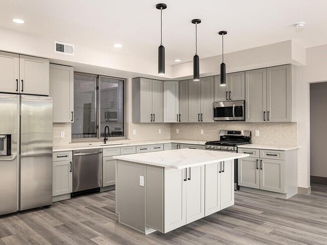 Photo - 700 Blue River Pkwy