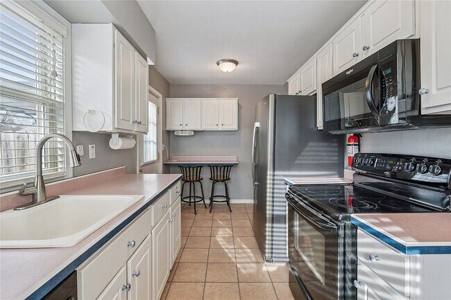 Photo - 632 34th St SE