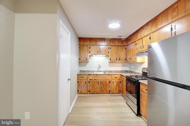 Building Photo - 1599 N East St Unit 14