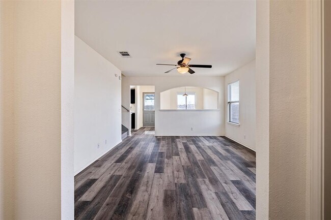 Photo - 104 Pond Way