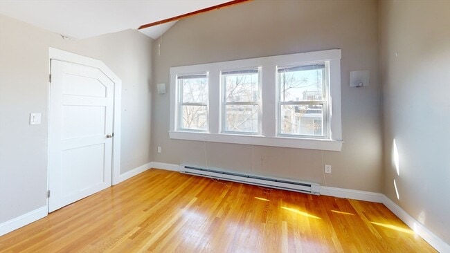 Photo - 4-8 Boylston St Unidad 3