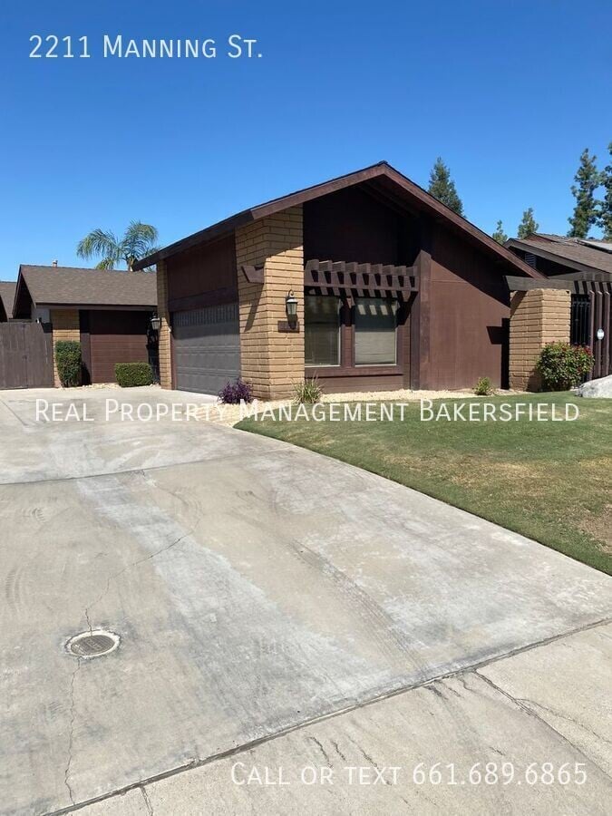 Photo - 2211 Manning St