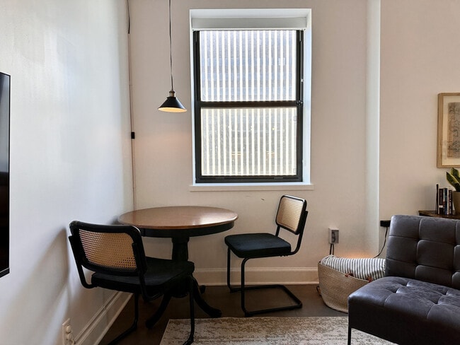 Photo - 758 N Broadway Unidad ID1379069P