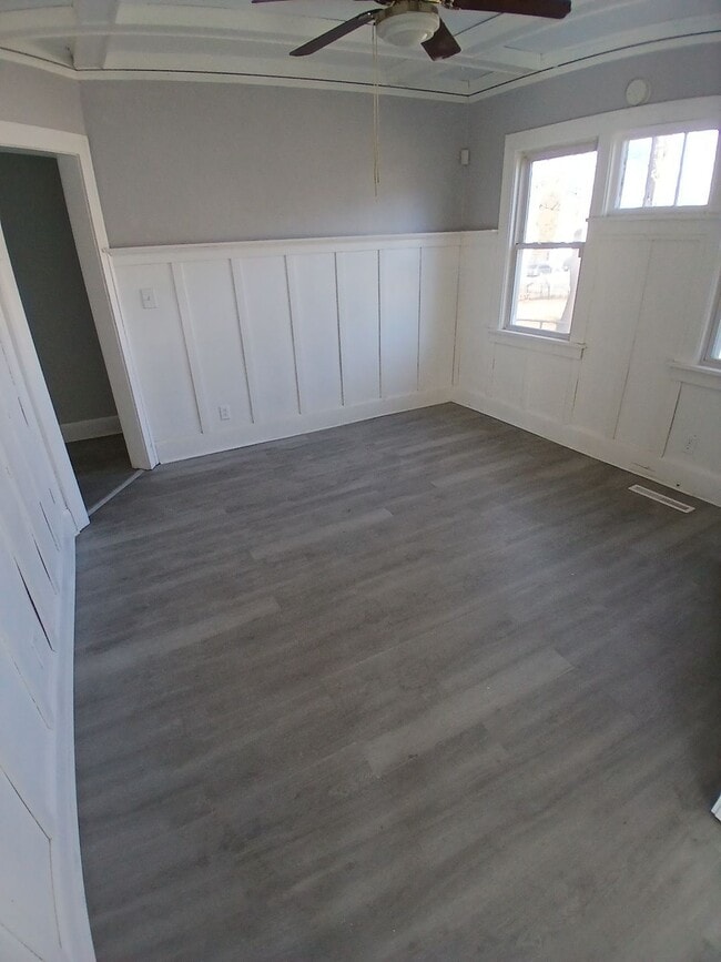 Photo - 2011 School St