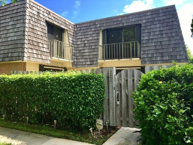 Building Photo - 221 Lake Arbor Dr Rental